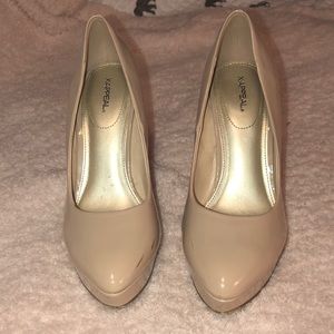 patent nude pumps